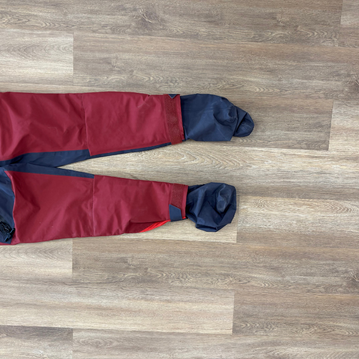 USED: Level Six Freya Womens Drysuit (LARGE)